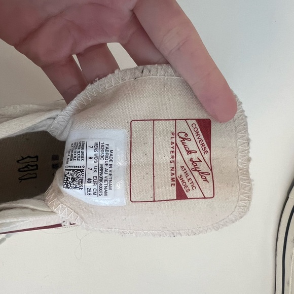 Converse - Picture 3 of 3